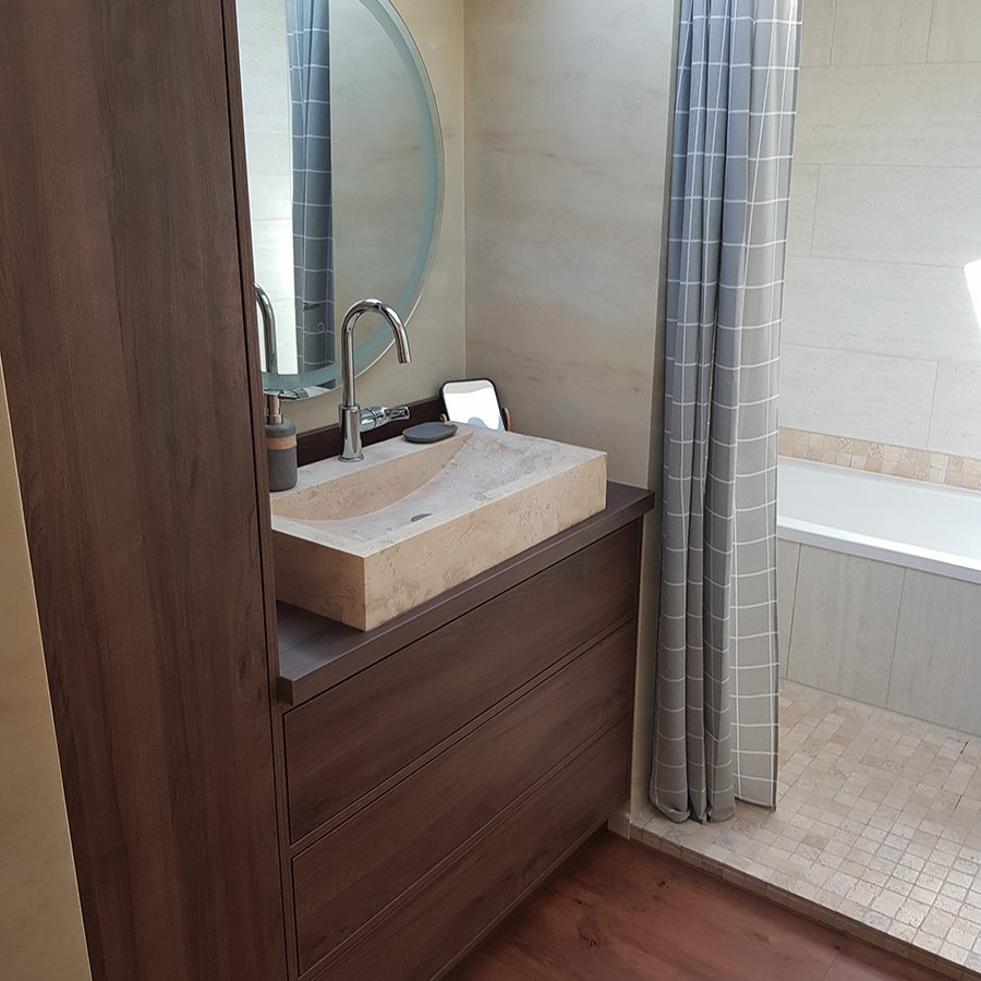 Conception, agencement et décoration d'une salle de bain | Cranves-Sales, 74 ASDB vue douche • Damien Jore