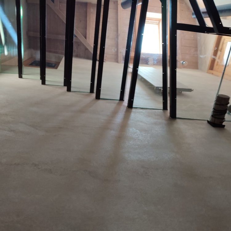 Imitation de pierre dans une belle cage d'escalier avec marches en verre | Cranves-Sales, 74 IMG 20220404 122616 scaled e1649073367375 • Damien Jore