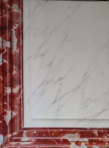 Enseignant à l'école française de décors d'Annecy Rouge royale et blanc veinee scaled e1690193985103 • Damien Jore