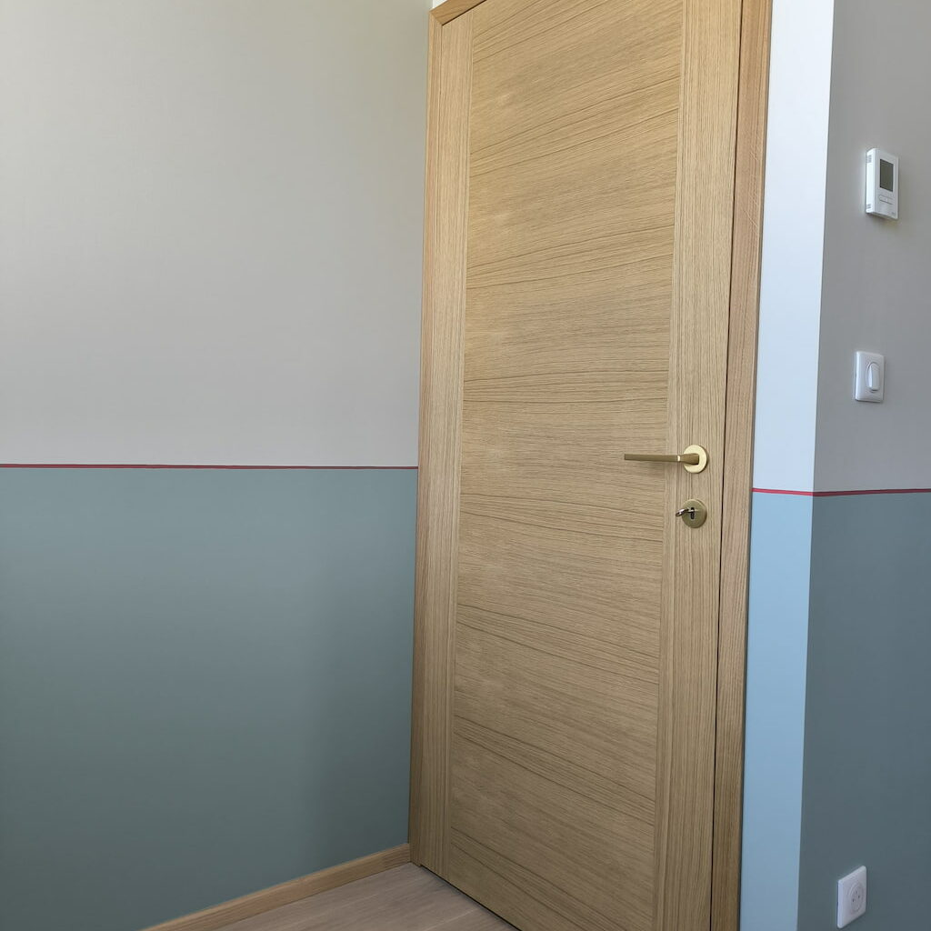 Aménagement d’un appartement sous les toits | Thyez, 74 decorateur interieur appartement sous toits haute savoie damien jore 7 • Damien Jore