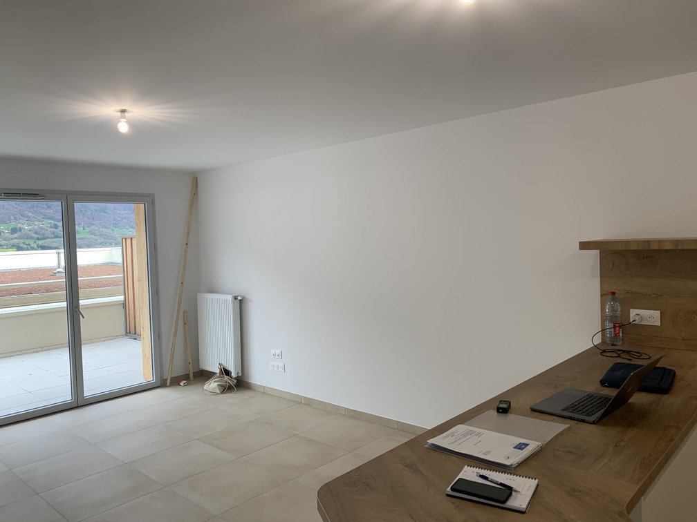 Aménagement d'un appartement avec fresque décorative | Sallanches, 74 relooking appartement haute savoie damien jore 1 • Damien Jore