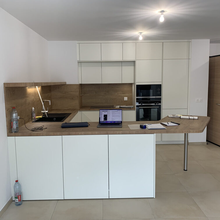 Aménagement d'un appartement avec fresque décorative | Sallanches, 74 relooking appartement haute savoie damien jore 3 • Damien Jore