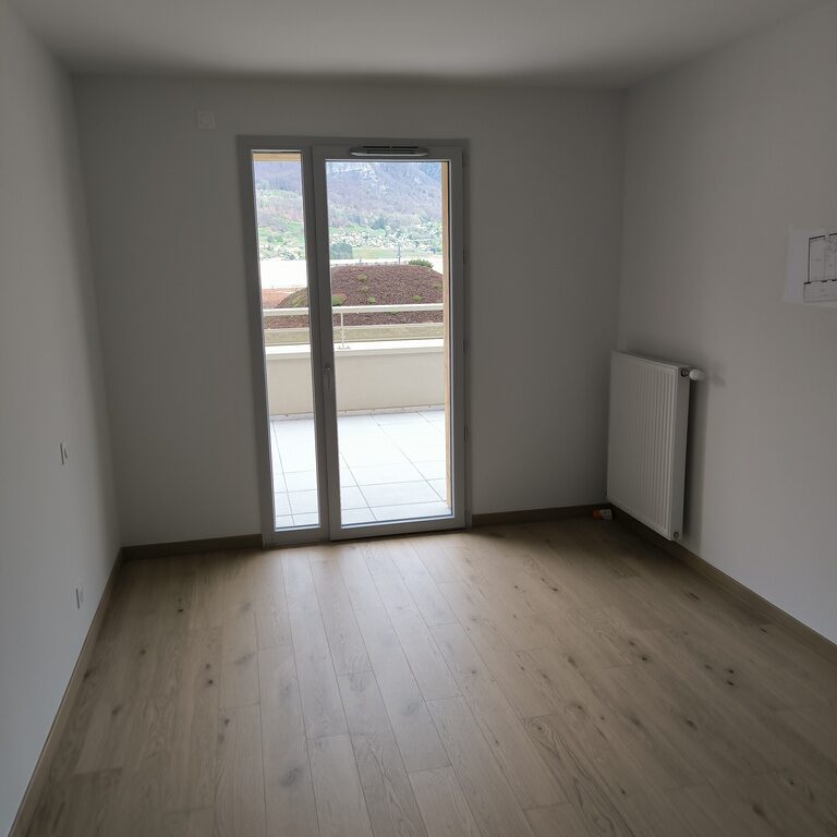 Aménagement d'un appartement avec fresque décorative | Sallanches, 74 relooking appartement haute savoie damien jore 2025 5 • Damien Jore