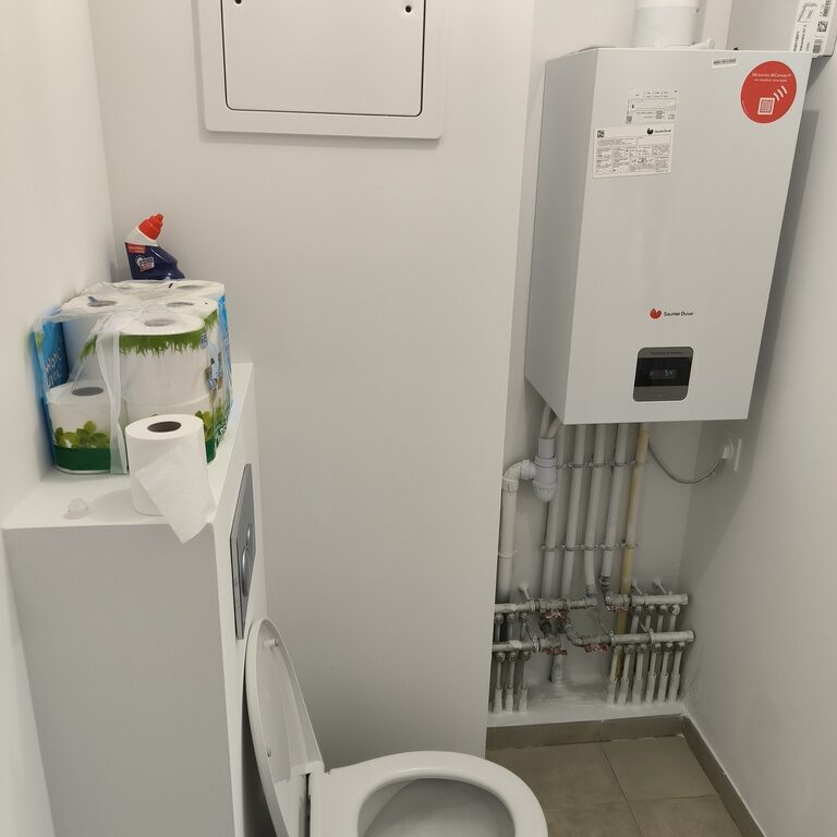 Aménagement d'un appartement avec fresque décorative | Sallanches, 74 relooking appartement haute savoie damien jore 2025 6 • Damien Jore