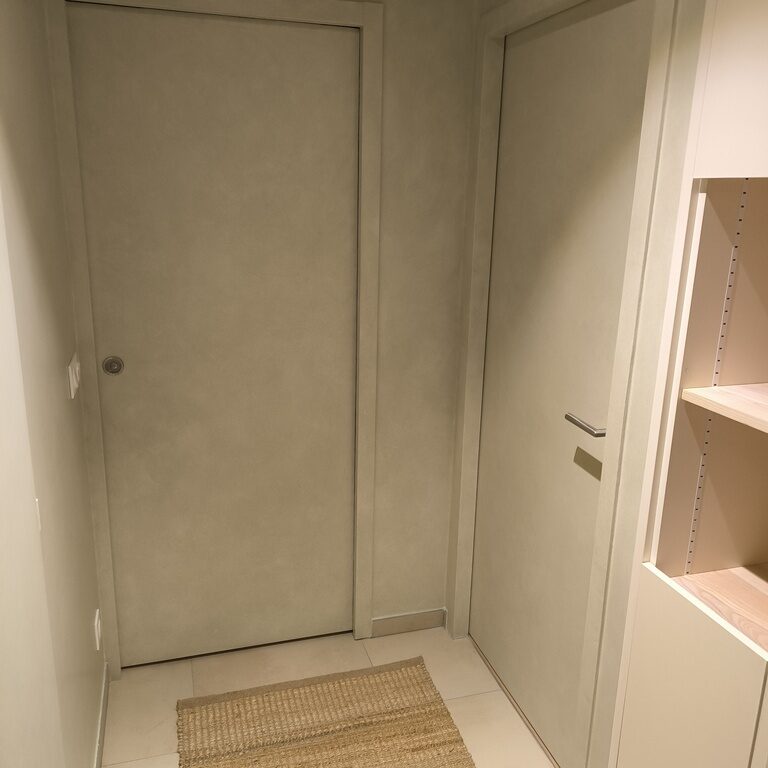 Aménagement d'un appartement avec fresque décorative | Sallanches, 74 relooking appartement haute savoie damien jore 2025 7 • Damien Jore